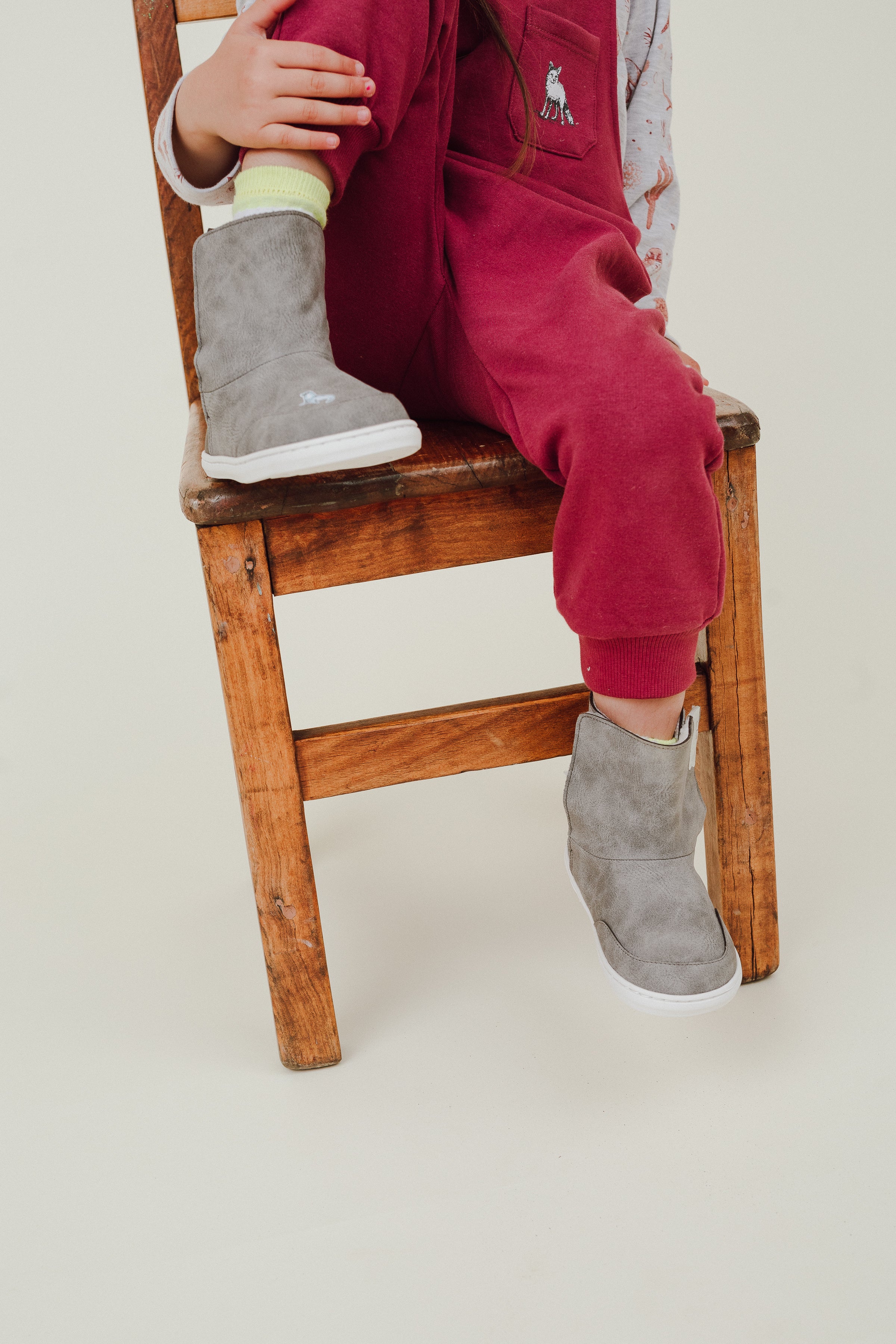 RAKI GRIS / CHIPORRO (incluye stickers de regalo 🎁)