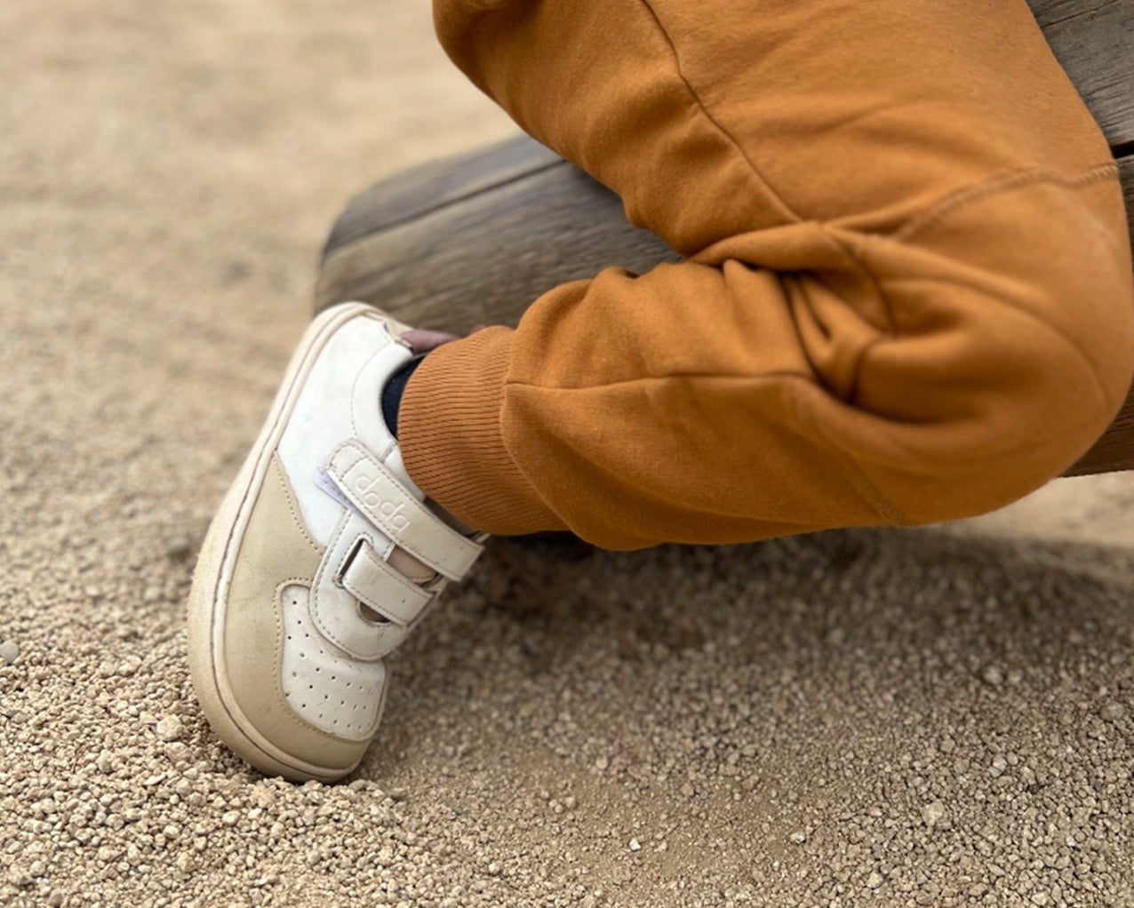 SUKI ARENA (velcro extra burdeo y stickers 🎁)