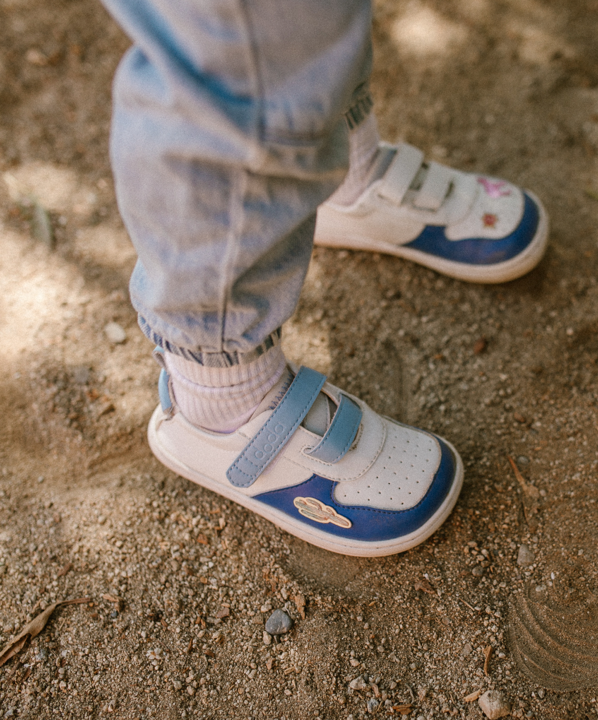 SUKI SKY (velcros extra celeste y stickers de 🎁)