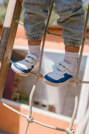 SUKI SKY (velcros extra celeste y stickers de 🎁)