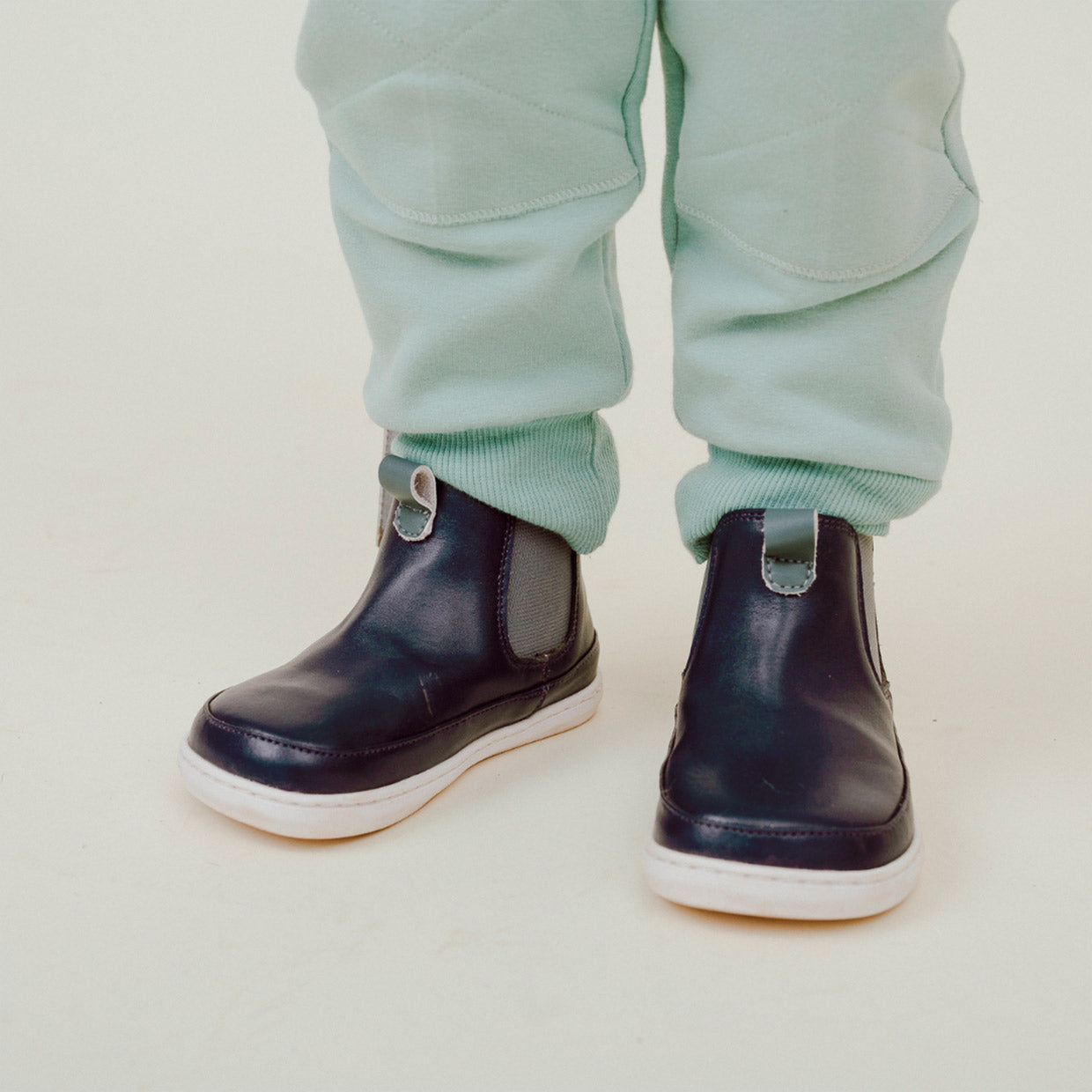 doda-dodo-azul-zapatilla-barefoot-infantil-enuso2