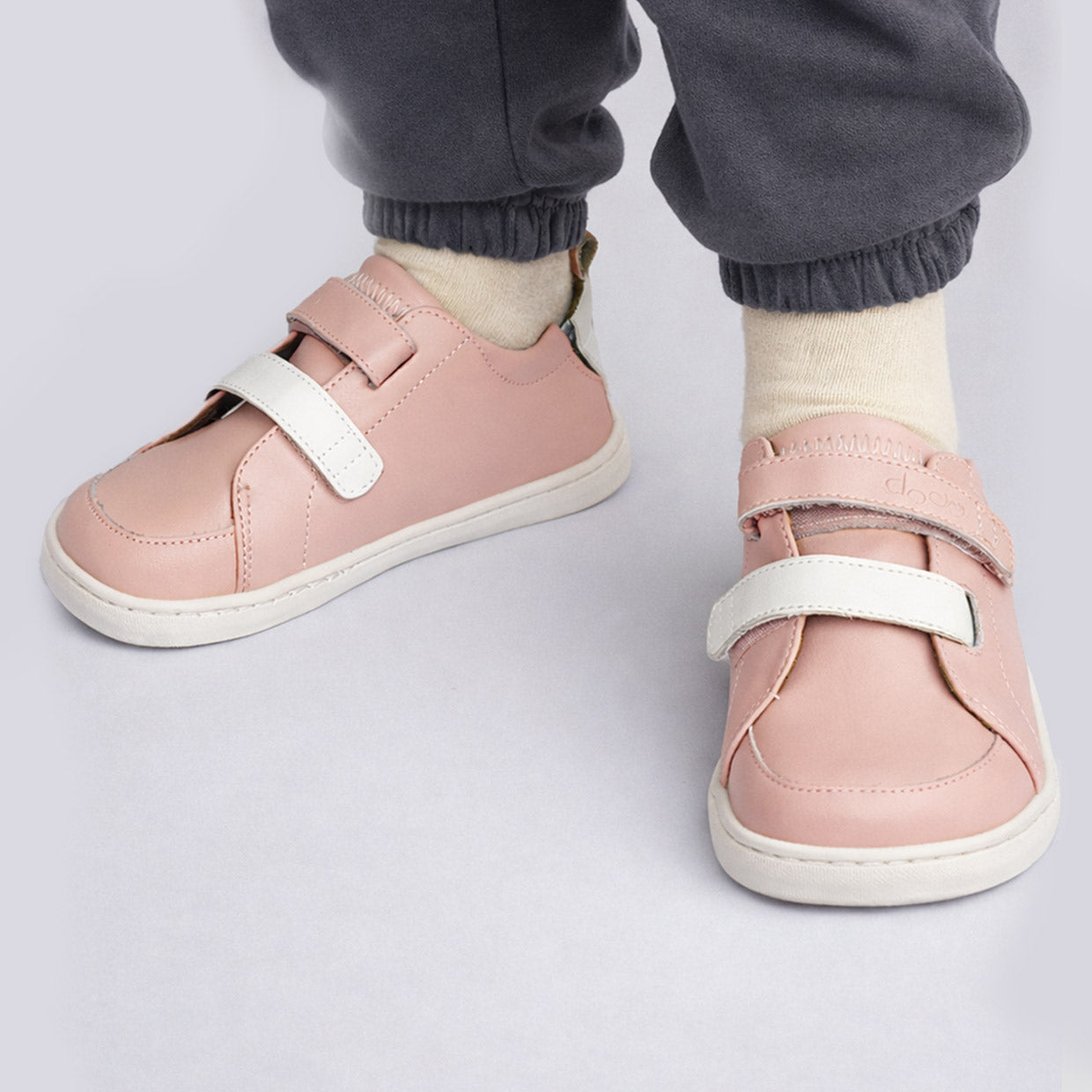PUMI |  ZAPATILLA BAREFOOT ROSA KIDS (velcros extra Rosa metal y stickers 🎁)