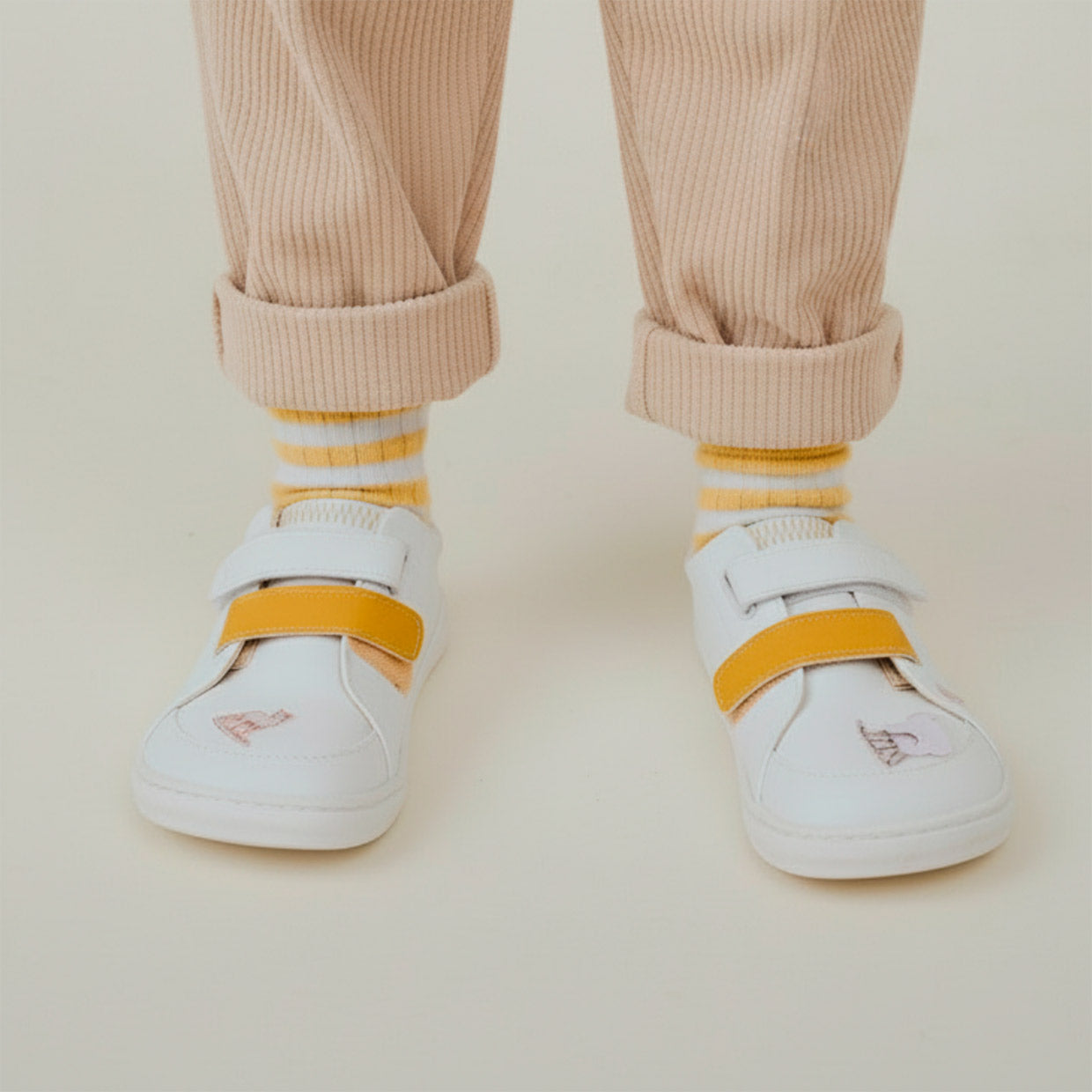 doda-pumo-blanco-zapatilla-barefoot-infantil-enuso2