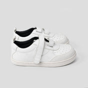 SUKI SCHOOL | ZAPATILLA BAREFOOT BLANCA KIDS ♻️  PUNTERA PLÁSTICA REFORZADA (velcro extra gris y stickers de 🎁)