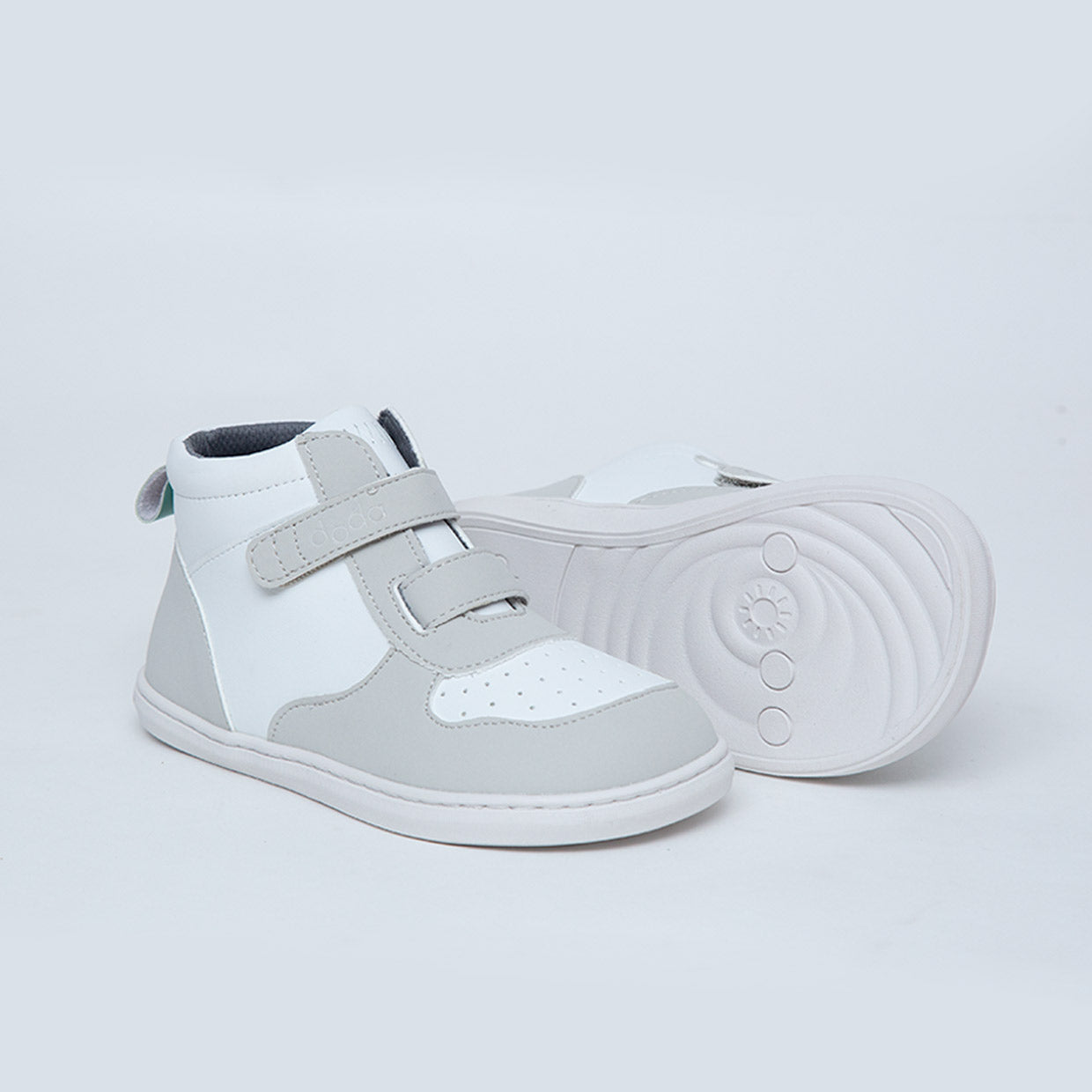 TAKU GRIS | BOTÍN BAREFOOT KIDS (velcros extra en verde + stickers de 🎁)