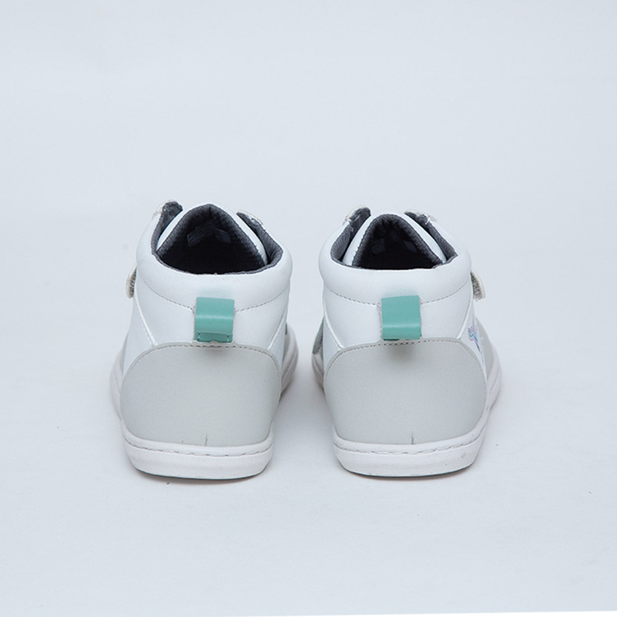 TAKU GRIS | BOTÍN BAREFOOT KIDS (velcros extra en verde + stickers de 🎁)