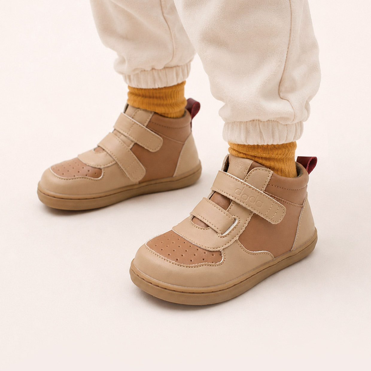 TAKU CAFÉ | BOTÍN BAREFOOT KIDS (velcros extra en burdeo + stickers de 🎁)