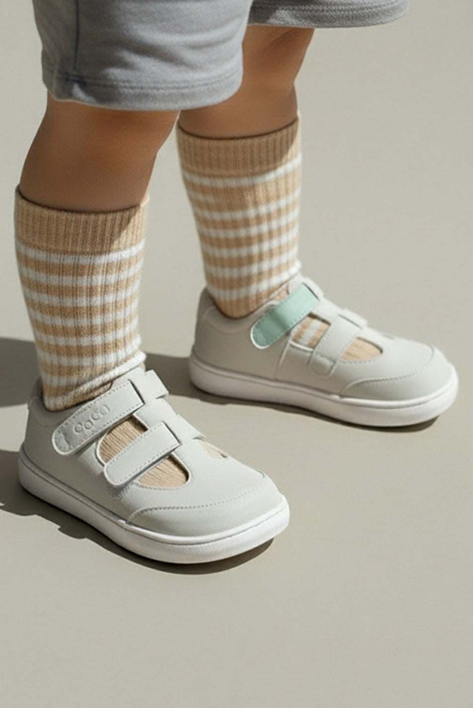 NITO GRIS (incluye velcro strap cambio a color blanco y celeste / plantillas y stickers para customizar de 🎁)